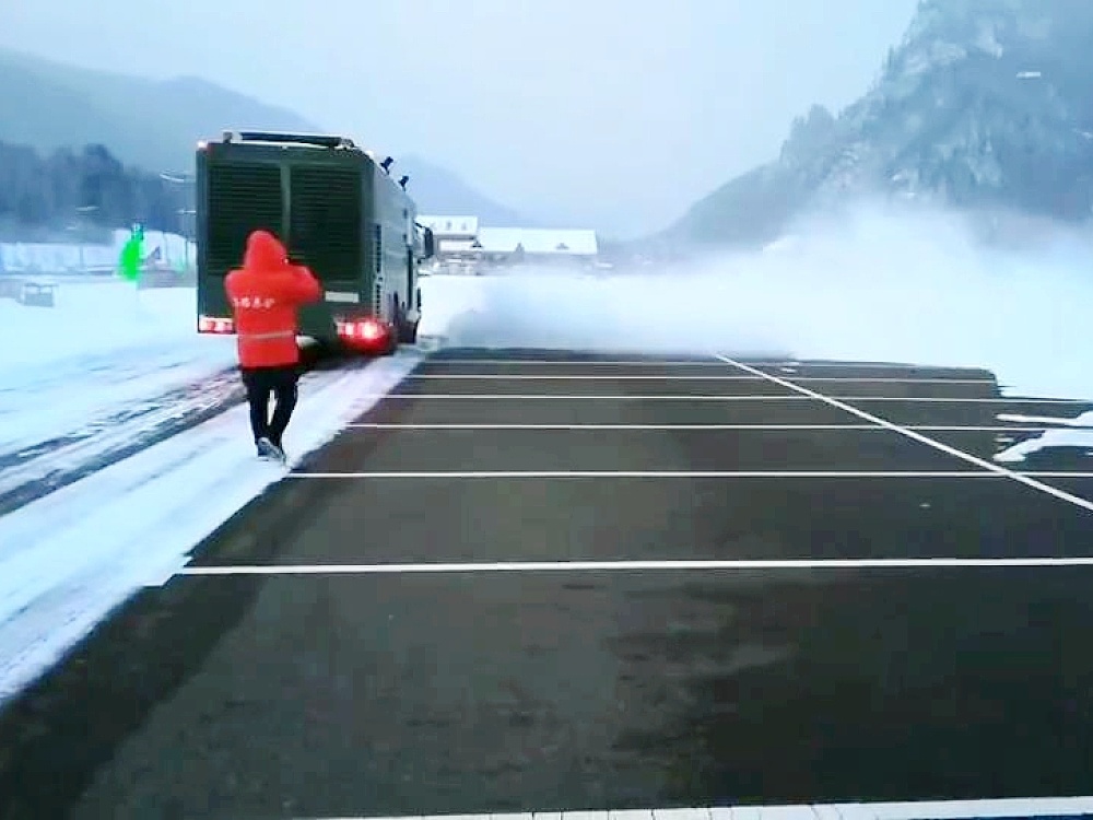 热吹式除雪车  吹雪车