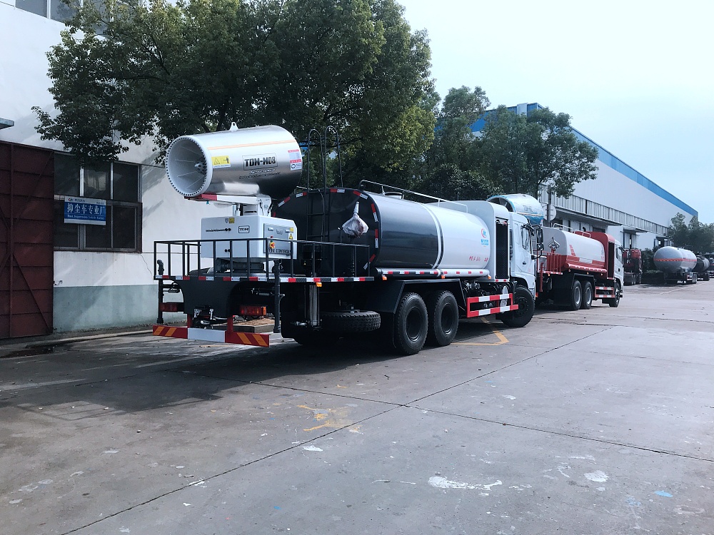 东风专底D3L后双桥抑尘车(国六16立方/50-120米雾炮)